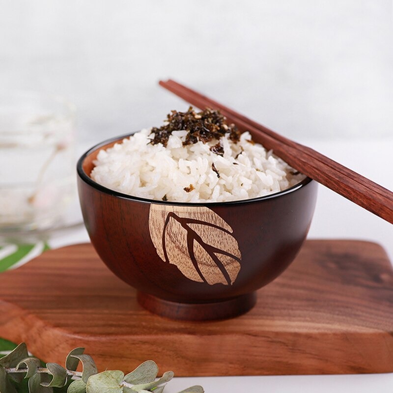 Wooden bowl with decoration