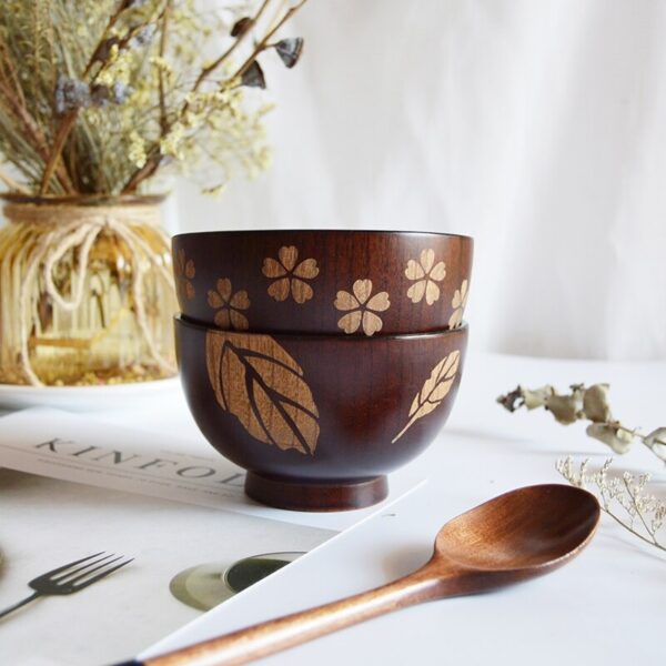 Wooden bowl with decoration