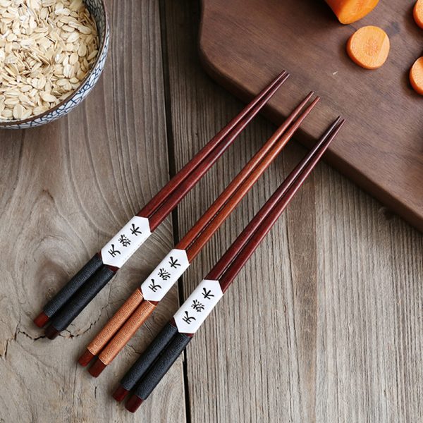 2 pairs of chopsticks