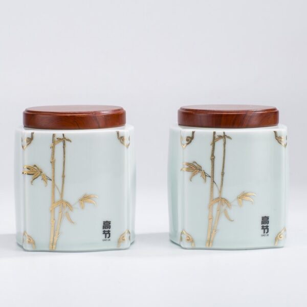 Ceramic jars with wooden lid