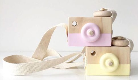 Wooden toy camera